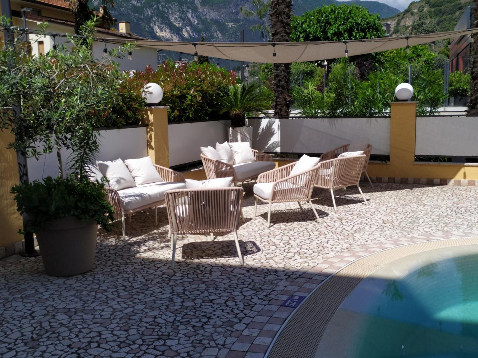 New Garden Hotel Torbole Sul Garda Exterior photo